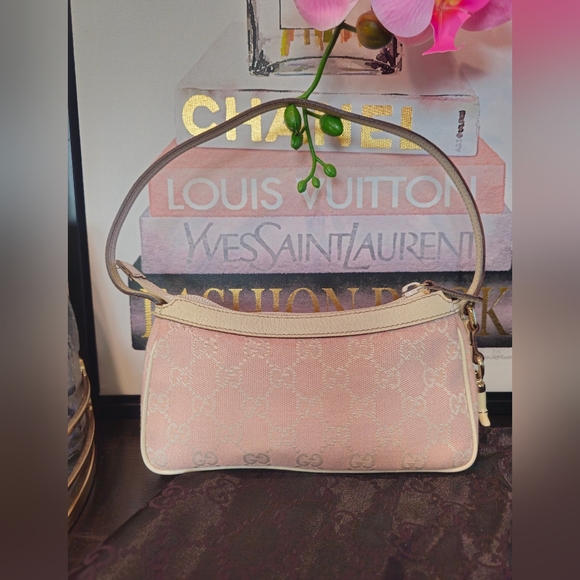 Gucci Monogram  Pochette Pink and Cream Shoulder Bag - Picture 4 of 16